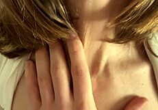 मेरी हॉट चूत रगड़ने से पैंटी में कम टपक गया