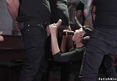 बड़ी गांड रंडी इंटेंस बंधन में डीपी गैंगबैंग झेलती है!