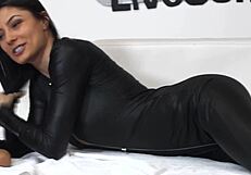 Sofia Cucci In Latex Part 1 - Webcam Toys And Squirting?