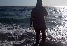 hot milf goin crazy masturbatin on beach... damn