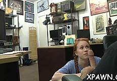 नॉन-प्रोफेशनल हमें हार्डकोर चूसने और चोदने के स्किल्स दिखाता है