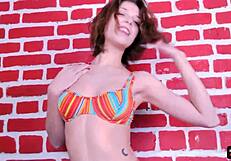 ill make you cum with only my feet