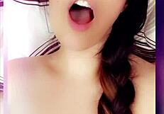 हॉट स्पैनिश एमेच्योर सेक्सी लिंगरी में मार्च 2020 वीडियो के लिए मस्तरबेट करती है