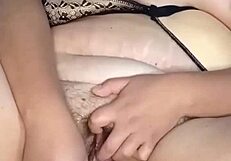 No aguanto las ganas y me masturbo hasta venirme