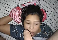 सब बाहर गए तो सौतेली बहन के कमरे में घुसा रिकॉर्डिंग पकड़ी उसे पसंद आया और Pikaa6 Gluspet संग जोरदार चुदाई