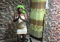 Did home delivery turn into Latina milf pussy pumping?