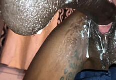 टीन लैटिना ने मोटे लंड पर हार्ड चुदाई के साथ क्रीमी फिनिश किया