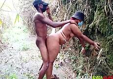 मेरा बेस्ट वे लोकल है, ऐसे बेंड ओवर करके लिक करना