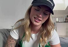 Barista girl cheats on her boyfriend while hes at work i bet you would fuck me better anyways