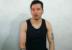 Jovencito Le Da Sexo Oral a la Polla Enorme Gruesa del Tio de Su Mejor Amiga Se Come Su Leche Relato Sexual