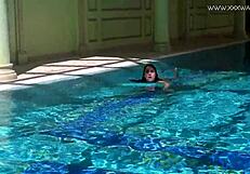 जेसिका ने अपनी सेक्सी अंडरवाटर वाइब से प्रोड्यूसर का ध्यान खींचा!