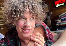 personal outdoor encounter with stranger involving clit rubbing and masturbation