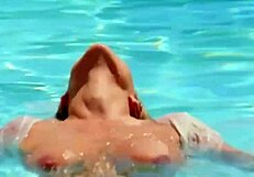 जेमी मिशेल ने वन्ना बार्डोट को थ्रीसम के लिए ट्रिक किया, डीपथ्रोट मज़ा