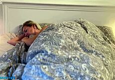 What happens when tattooed amateur joins friends’ morning sex for FFM?