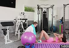 young guys get hands-on with hot milf trainer katrina colt in fitness session 😏💪