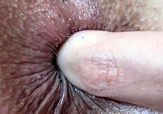 फेटिश फैंस के लिए जंगली गंद के फिंगरिंग का एक्सट्रीम क्लोजअप