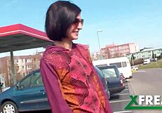 Yo, Ukrainian hitchhiker Lina Arian deepthroats a black guy’s huge cock after car pickup