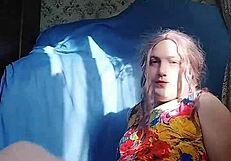 Twerking Big White Ass Sissy Crossdresser in Amateur Gay Webcam Show