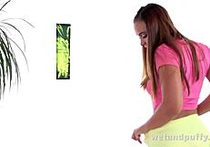 Naomi Bennet gives her pussy a vigorous workout.