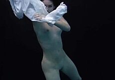 andrejka stuns with incredible underwater moves in pool