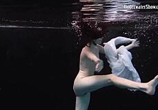 andrejka stuns with incredible underwater moves in pool