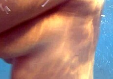 यार, पब्लिक बीच पर पानी में चुदाई और अंडरवाटर ब्लोजॉब बहुत जंगली था