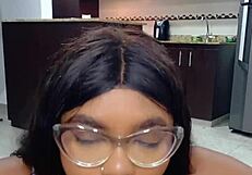 hermanastra me enseña lo rico que es una paja rusa