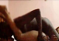 दैम, यह सेक्सी एबोनी स्टेप मॉम बिग ब्लैक कॉक पर राइड करती है!