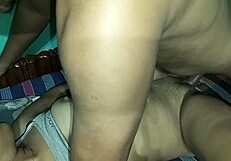 प्रिया भाभी एक्स-प्रितम को कॉल करती है वाइल्ड देसी-स्टाइल चुदाई के लिए अपने कमरे में