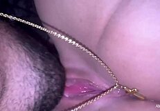 कर्वी एथलेटिक बेब फेसियल के लिए चूत चाटने के बाद भीख मांगती है