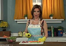 Candy Manson and Diamond Foxxx Explore Vagina