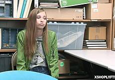 एलपी ऑफिसर ने अवा पार्कर झुकाया चूत फाड़ चुदाई के लिए