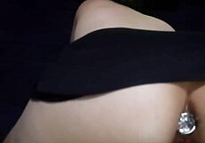 Gostosa watching football highlights and sitting comfortably