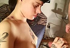 पतली गोथ हसीना लंड चूसते हुए गला घोंट रही