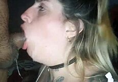 वो कुतिया की तरह स्क्वर्ट करती है और मैं उसकी आंखों पर जोर से कमशॉट करता हूं