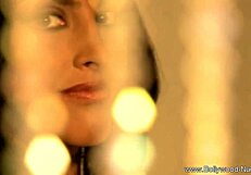 इंडिया की डांसर ने स्टनिंग रिवील में कपड़े उतारे