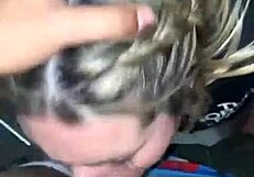 इस स्लॉपी डीपथ्रोट एनीमे ब्लोजॉब को सुनो, टैटू वाली स्लट के साथ, क्या गीले थॉन्ग प्ले की आवाज़ सुनाई देती है?