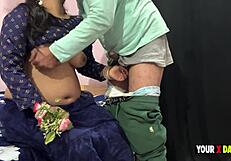 वैलेंटाइन सौतेली माँ सौतेले बेटे को कंडोम के बिना सेड्यूस करती है!