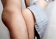 Stepsister ke saath school uniform mein secret chudai, jab stepmom bahar hai, homemade aur emo.