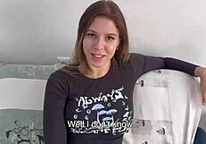 डिलीवरी गर्ल को वीर्य की इतनी चाहत थी कि उसने लालची ग्राहक को चूस लिया