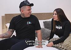 सारा गोरी अपने पति के भाई को पागलों की तरह चोदती है