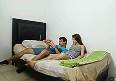 Mi hermanastro me da un delicioso masaje que termina en una follada salvaje parte 1