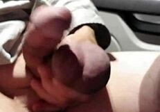 कॉक रिंग से हिलाते हुए इंटेंस कम एक्शन