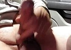 कॉक रिंग से हिलाते हुए इंटेंस कम एक्शन