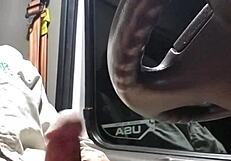 कॉक रिंग से हिलाते हुए इंटेंस कम एक्शन