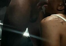 कभी लूसियो का बड़ा काला लंड चूसने का मज़ा लिया गरम सेशन में?