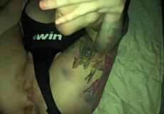 लातीना मिल्फ की उम्र गेस करो जबकि वह बड़ा अस्स शो करती है!