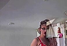 तुम उस ब्लैक स्ट्रैपऑन को प्यार करती हो