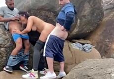 Convocados a comer a mulher do corno manso