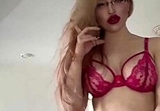 तुम उस ब्लैक स्ट्रैपऑन को प्यार करती हो